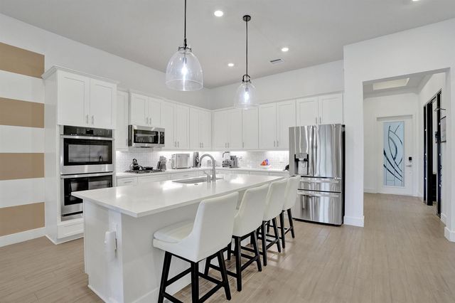 8334 W Blue Spring Drive 8334, Parkland, FL 33067