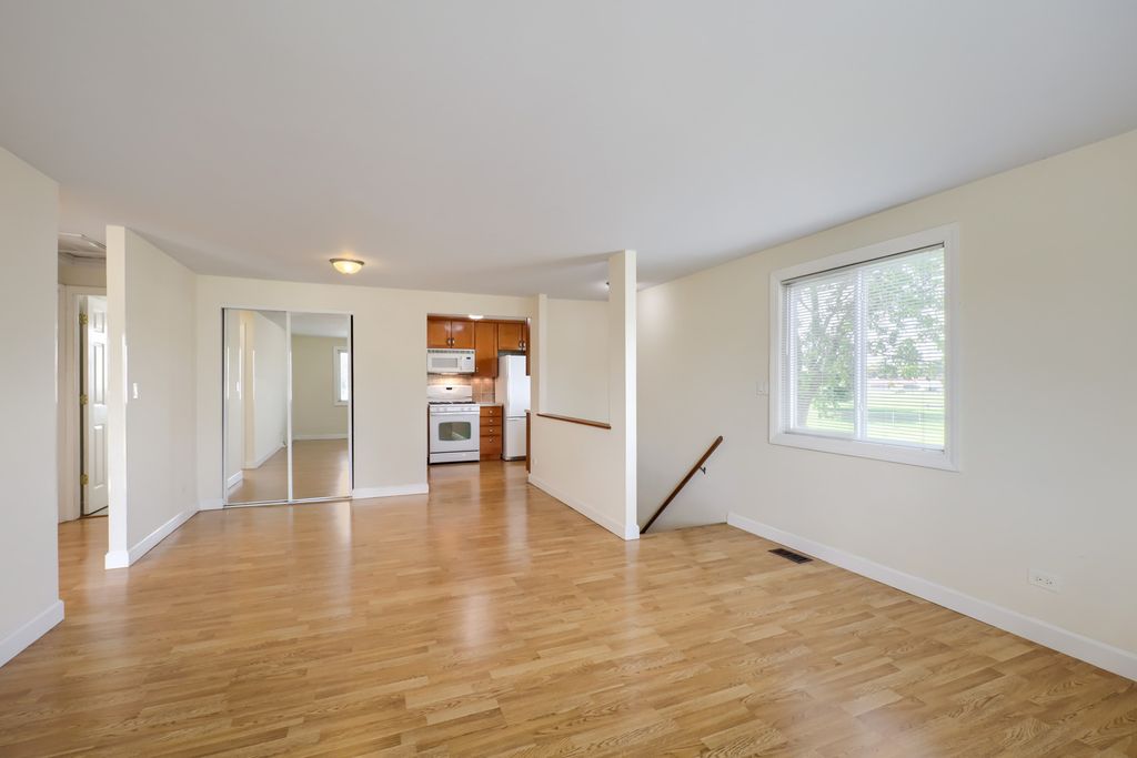 945 Shattuck Lane 0, Schaumburg, IL 60194 — photo 4