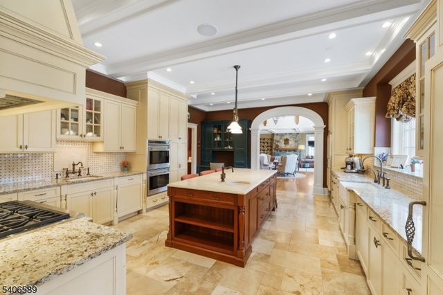 4 Rainetree Rdg, Mendham Twp., NJ 07931