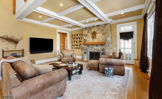 4 Rainetree Rdg, Mendham Twp., NJ 07931