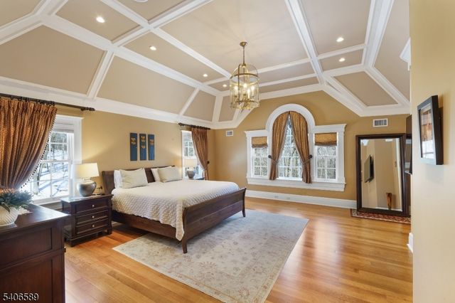 4 Rainetree Rdg, Mendham Twp., NJ 07931