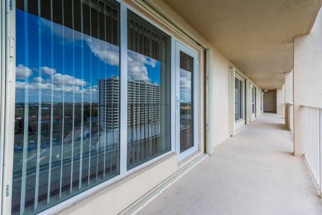 4301 N Ocean Boulevard 1002, Boca Raton, FL 33431