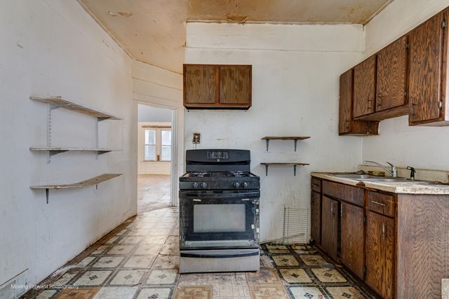 7207 S Winchester Avenue, Chicago, IL 60636