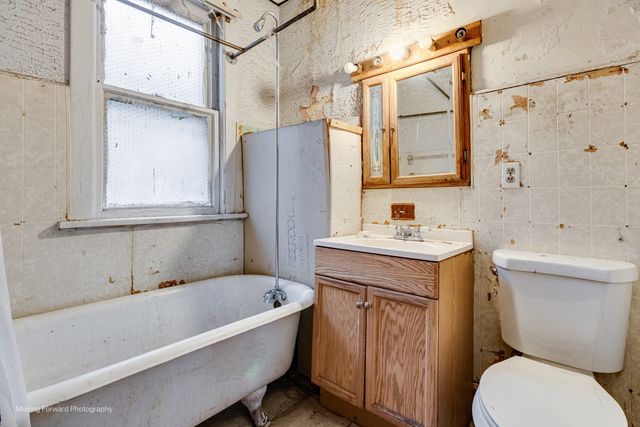 7207 S Winchester Avenue, Chicago, IL 60636