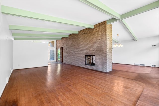 2219 Mitchell Dr, North Huntingdon, PA 15642