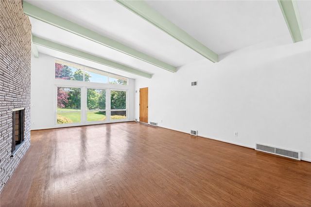 2219 Mitchell Dr, North Huntingdon, PA 15642