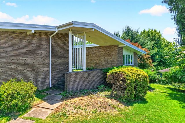 2219 Mitchell Dr, North Huntingdon, PA 15642