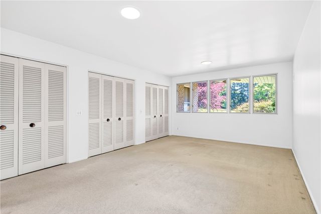 2219 Mitchell Dr, North Huntingdon, PA 15642