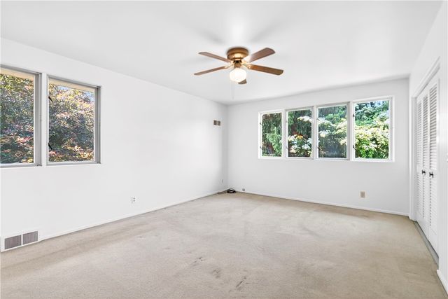 2219 Mitchell Dr, North Huntingdon, PA 15642