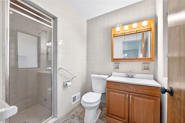 2219 Mitchell Dr, North Huntingdon, PA 15642