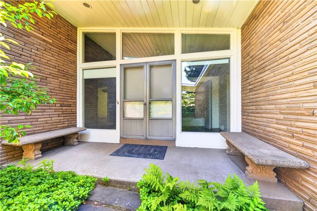 2219 Mitchell Dr, North Huntingdon, PA 15642