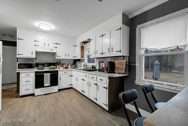 598 East Road, Middletown, NJ 07748