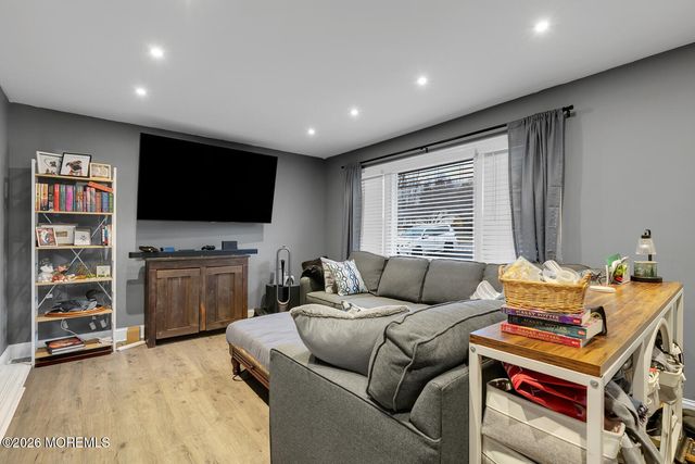 598 East Road, Middletown, NJ 07748