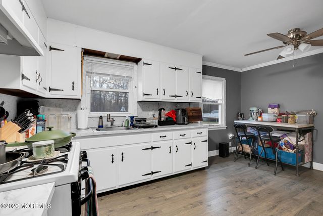 598 East Road, Middletown, NJ 07748