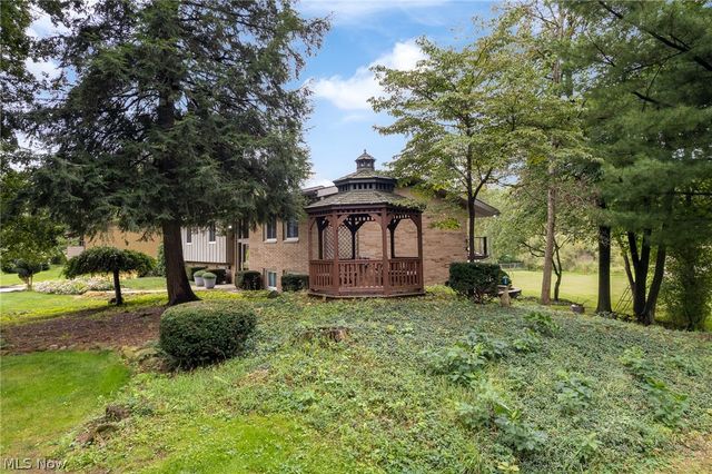 2134 Ritz Manor Drive, Uniontown, OH 44685