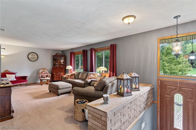 2134 Ritz Manor Drive, Uniontown, OH 44685