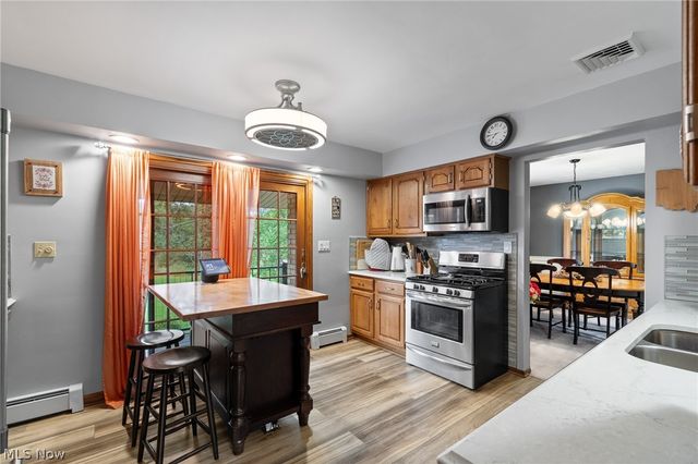 2134 Ritz Manor Drive, Uniontown, OH 44685