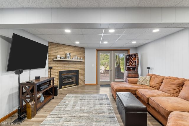2134 Ritz Manor Drive, Uniontown, OH 44685