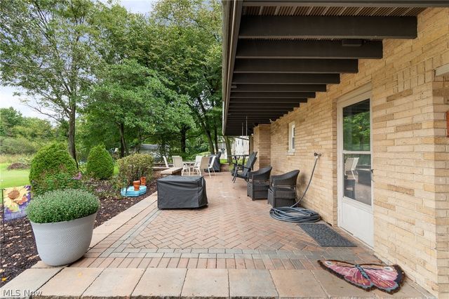 2134 Ritz Manor Drive, Uniontown, OH 44685