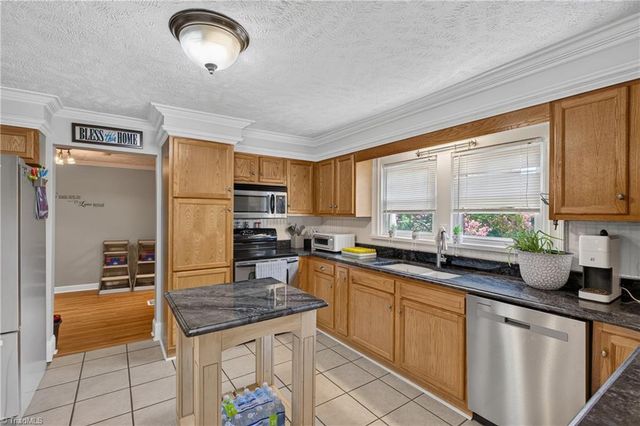 2441 Cunningham Road, Thomasville, NC 27360