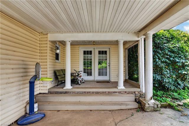 2441 Cunningham Road, Thomasville, NC 27360