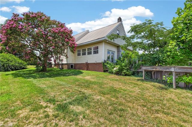 2441 Cunningham Road, Thomasville, NC 27360