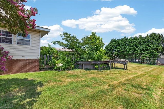 2441 Cunningham Road, Thomasville, NC 27360