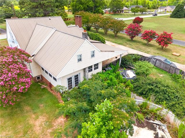 2441 Cunningham Road, Thomasville, NC 27360