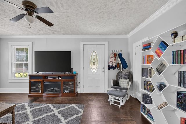 2441 Cunningham Road, Thomasville, NC 27360