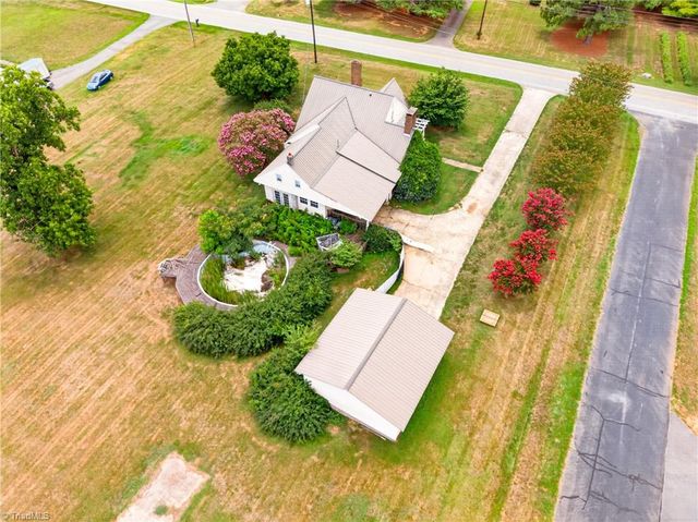 2441 Cunningham Road, Thomasville, NC 27360