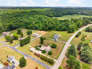 2441 Cunningham Road, Thomasville, NC 27360