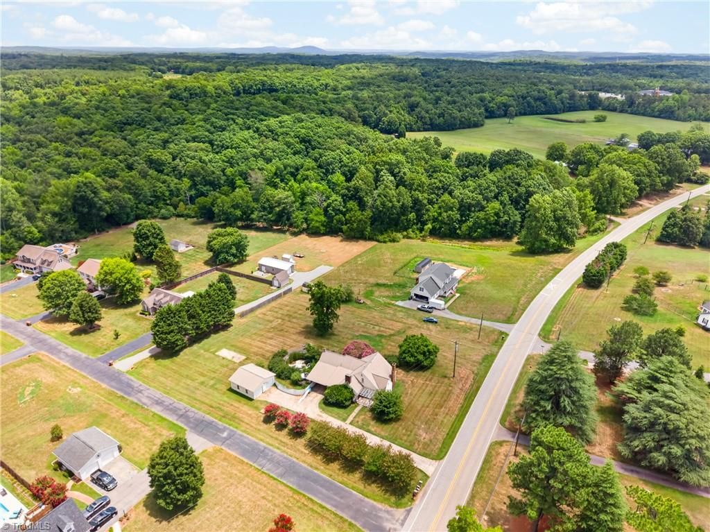 2441 Cunningham Road, Thomasville, NC 27360