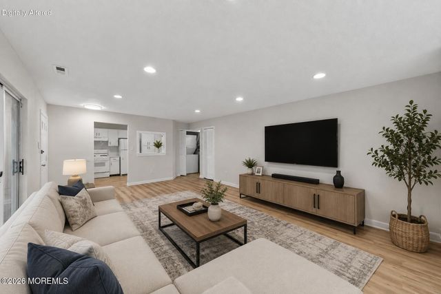 147 Tulip Lane, Freehold, NJ 07728