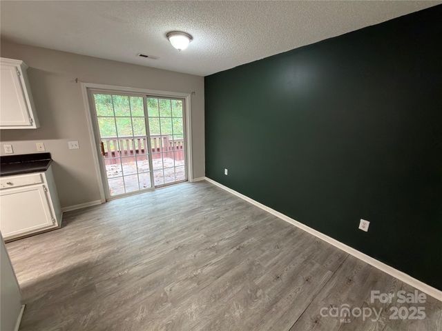 1862 Green Leaf Court, Conover, NC 28613