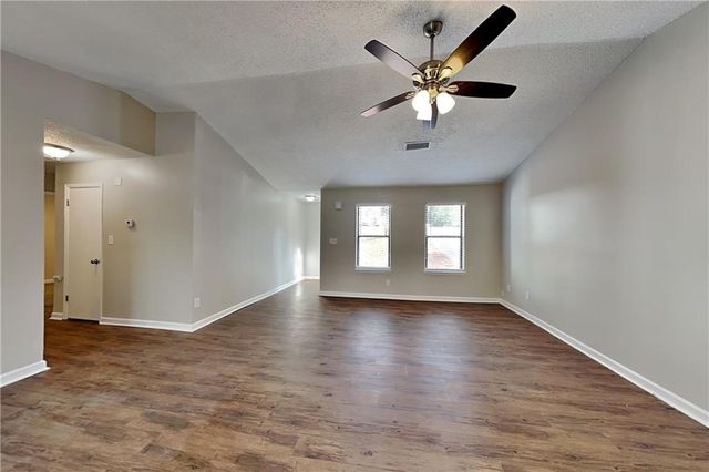 5359 Stafford NW Drive, Lilburn, GA 30047