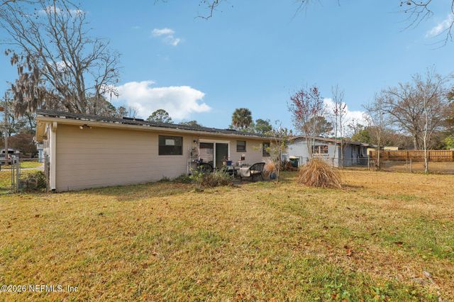 7823 PRAVER Drive W, Jacksonville, FL 32217