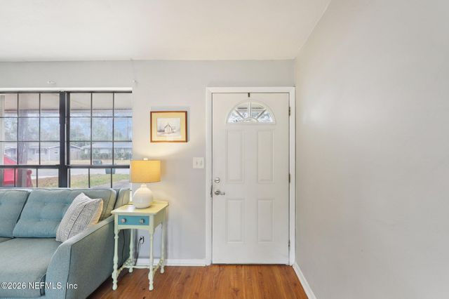 7823 PRAVER Drive W, Jacksonville, FL 32217