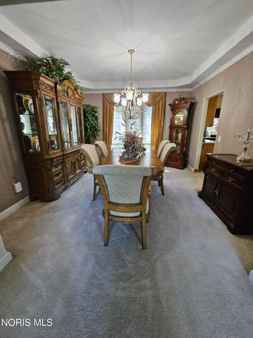 2367 Willow Pond Boulevard, Sylvania, OH 43560
