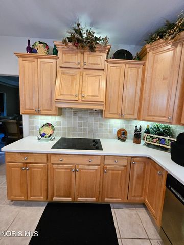 2367 Willow Pond Boulevard, Sylvania, OH 43560