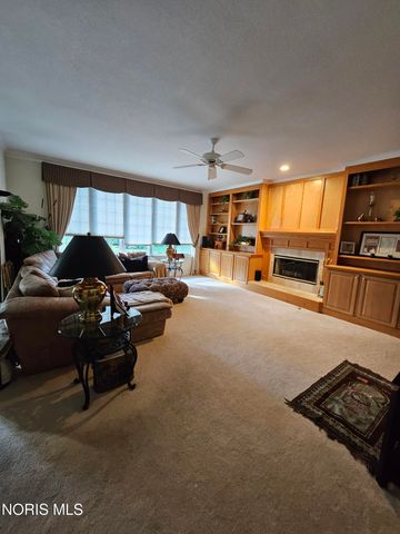 2367 Willow Pond Boulevard, Sylvania, OH 43560