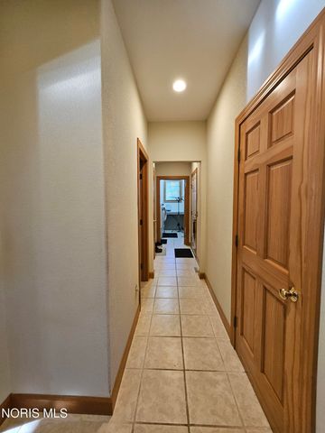 2367 Willow Pond Boulevard, Sylvania, OH 43560