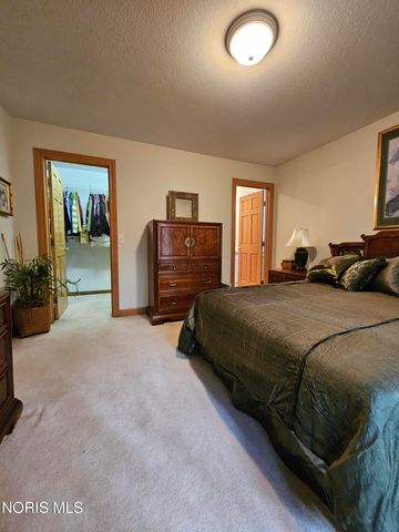 2367 Willow Pond Boulevard, Sylvania, OH 43560