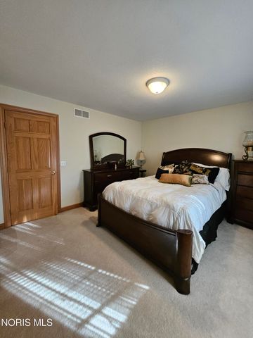 2367 Willow Pond Boulevard, Sylvania, OH 43560
