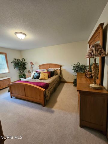2367 Willow Pond Boulevard, Sylvania, OH 43560