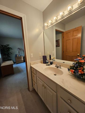 2367 Willow Pond Boulevard, Sylvania, OH 43560