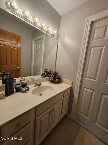 2367 Willow Pond Boulevard, Sylvania, OH 43560