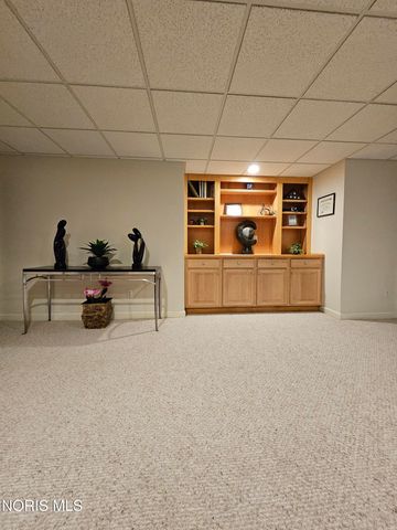 2367 Willow Pond Boulevard, Sylvania, OH 43560
