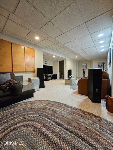 2367 Willow Pond Boulevard, Sylvania, OH 43560