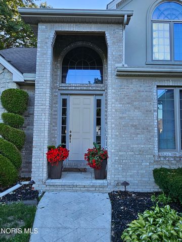 2367 Willow Pond Boulevard, Sylvania, OH 43560