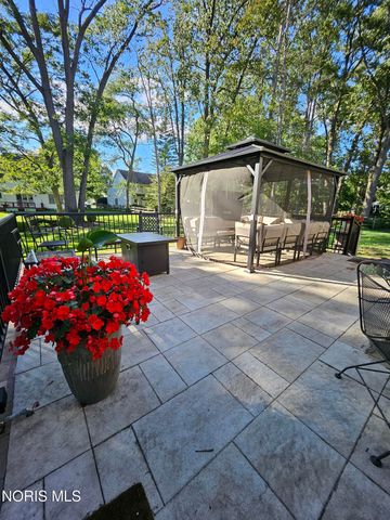 2367 Willow Pond Boulevard, Sylvania, OH 43560